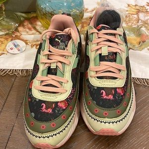 Puma LIBERTY shoes size 9